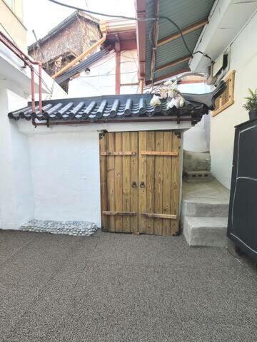 Hanok House Station Apartment